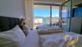 Schlafzimmer mit Seeblick